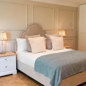  Hotel The Spinney
